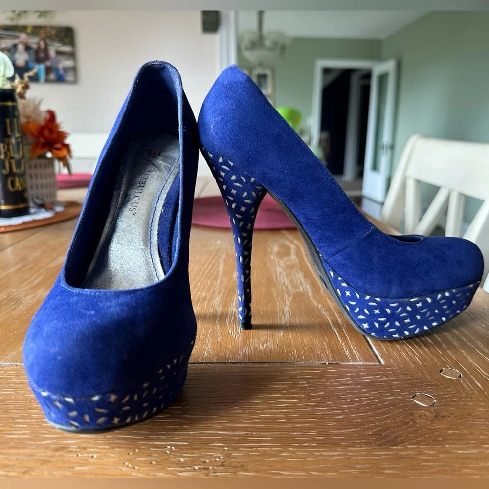 JustFab 4‎ inch heels with 1 inch platform! Hardly worn. Size 7.5